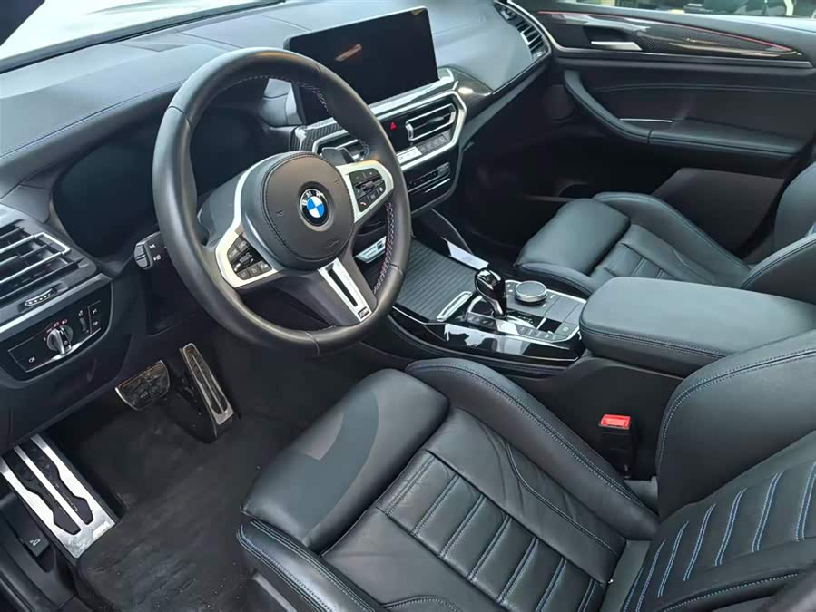 BMW X4 M40i car image #9
