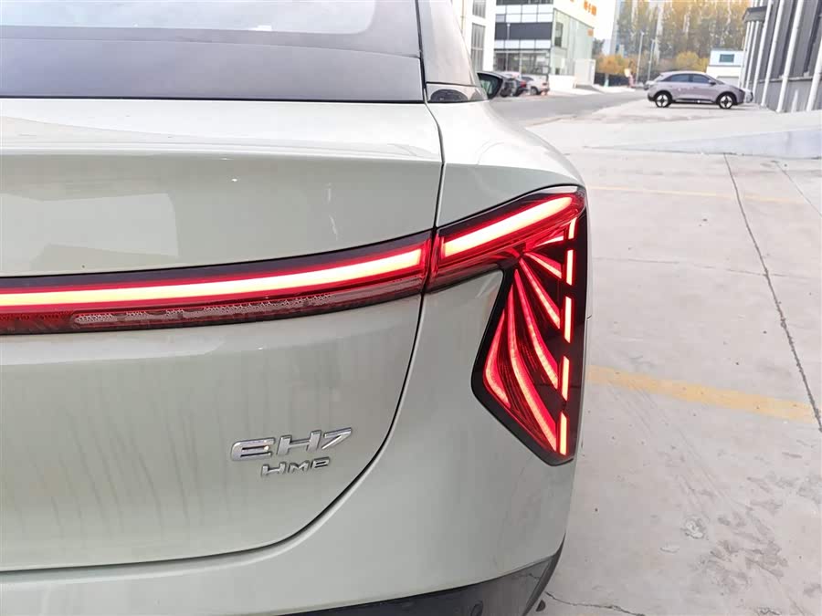HongQi EH7 2024 car image #9