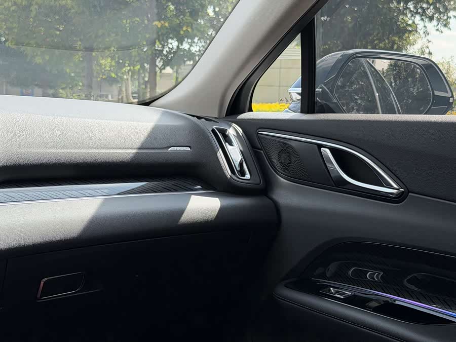 HongQi HS3 PHEV 2024 car image #9