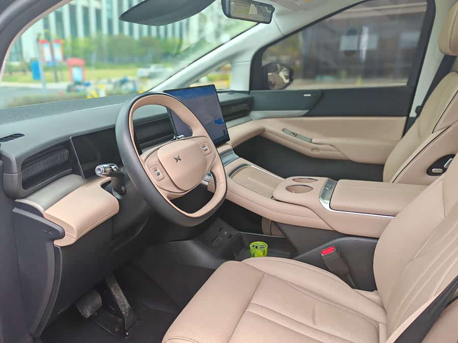 Xpeng X9 2024 imagem de carro #9