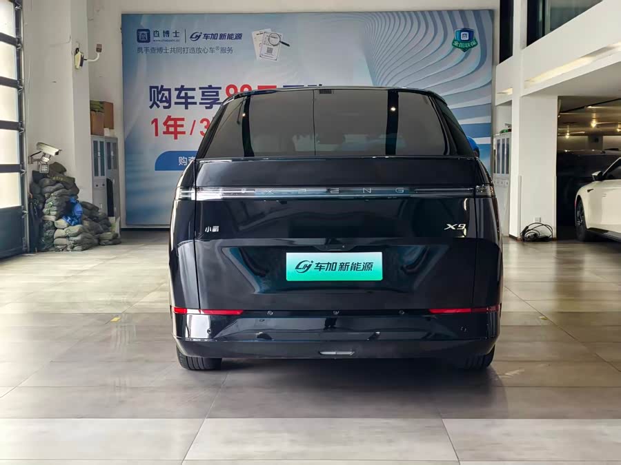 Xpeng X9 2024 صورة سيارة #9