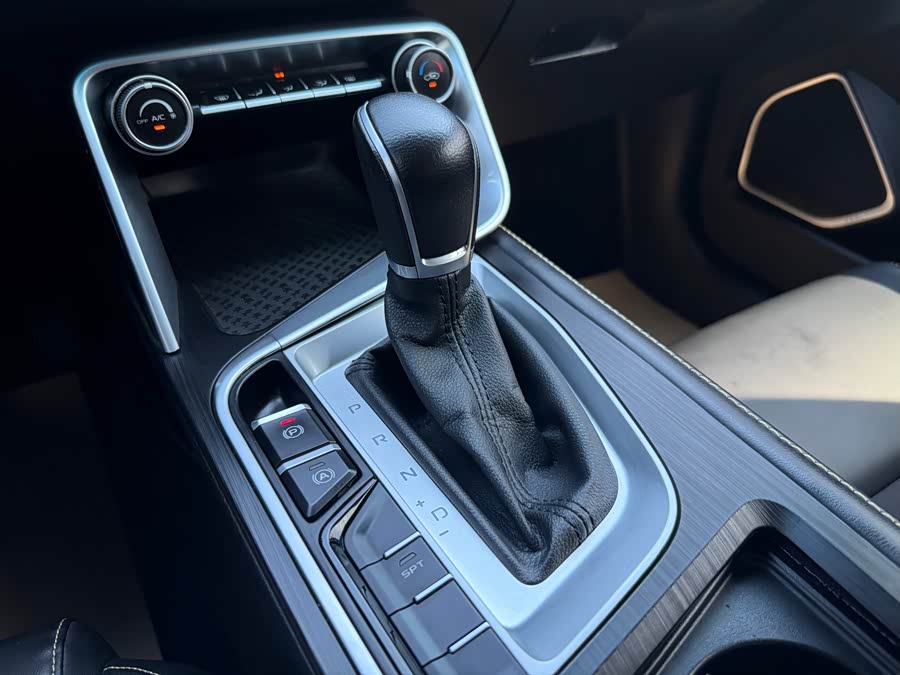 GEELY Binray 2021 car image #9
