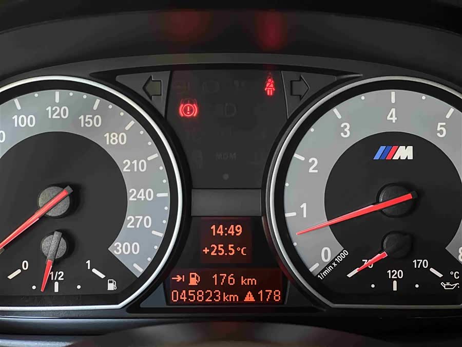 BMW 1 Series M 2012 car image #9