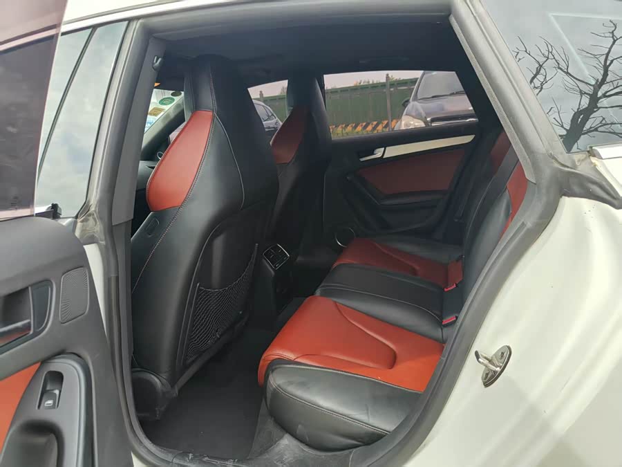 Audi S5 2011 car image #9