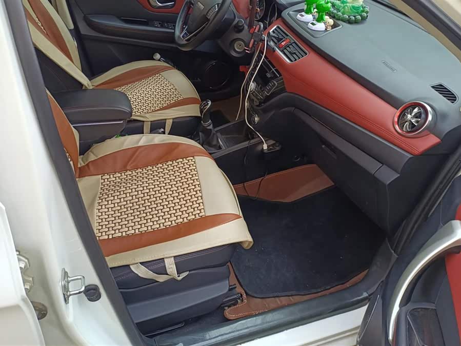 Haval H1 2015 car image #9