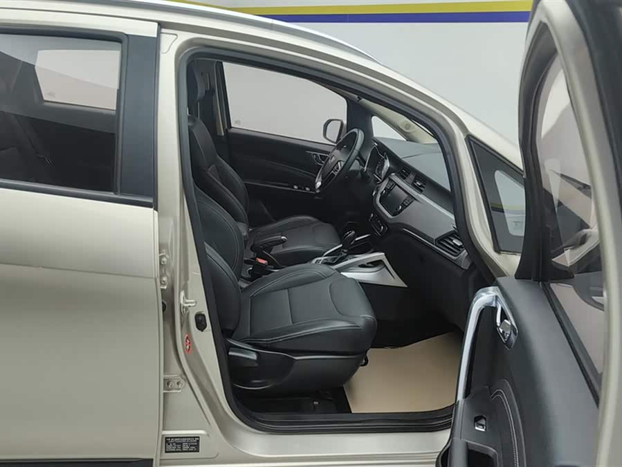 GEELY Vision X3 2019 immagine di auto #9