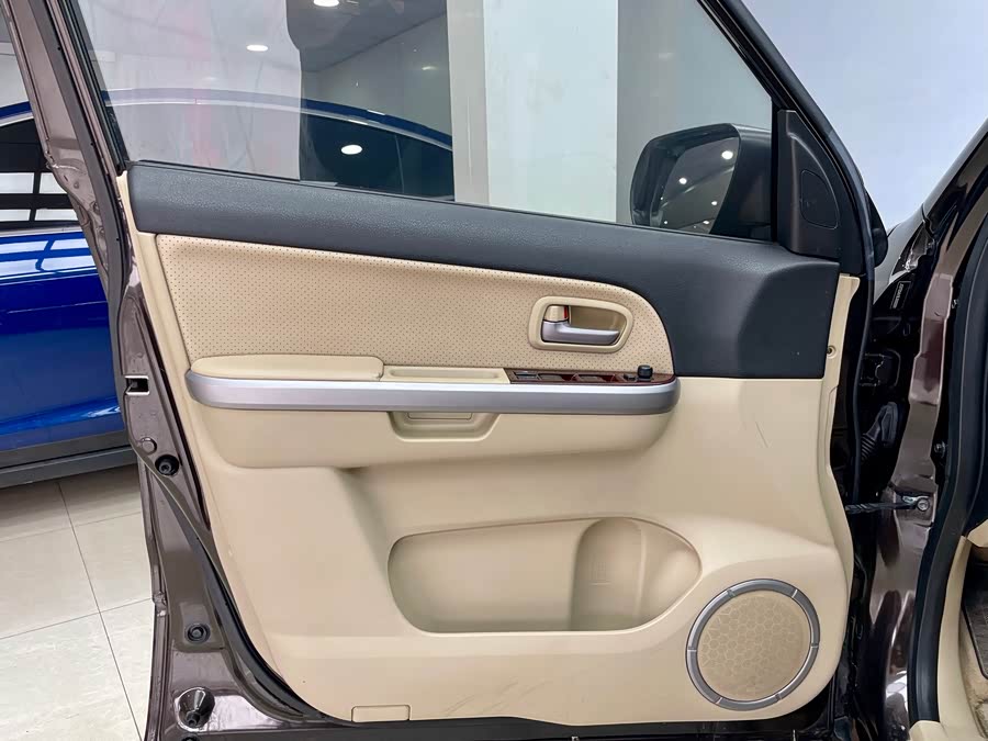 铃木 超级维特拉 2014 汽车图片 #9