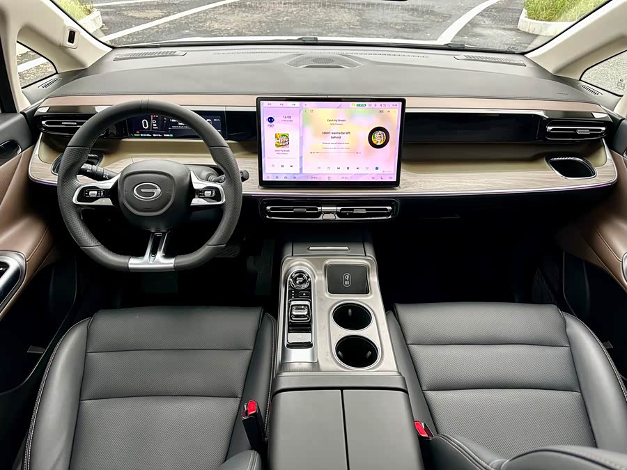 GAC Trumpchi E8 New Energy 2023 car image #9