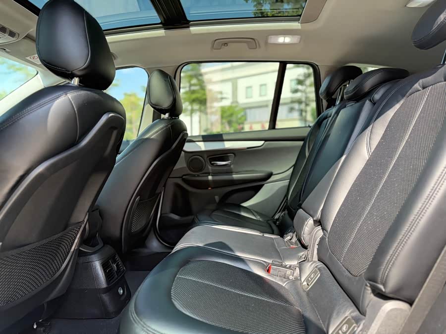 BMW 2 Series Gran Tourer 2017 car image #9