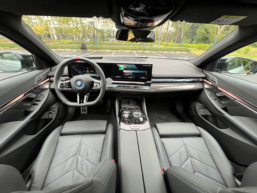 BMW i5 M60 2025 immagine di auto #9