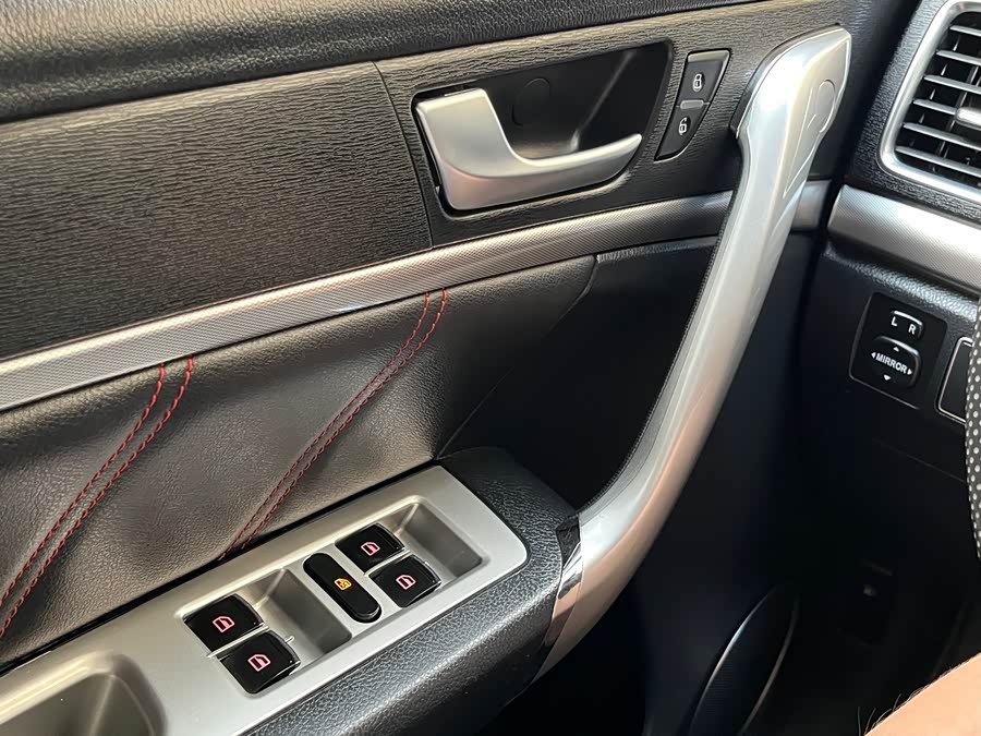 HongQi GuoYue #9 HongQi GuoYue image de voiture #9