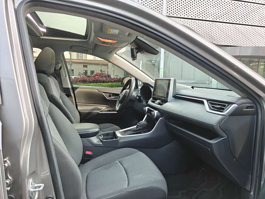 Toyota RAV4 2019 #9 Toyota RAV4 2019 car image #9