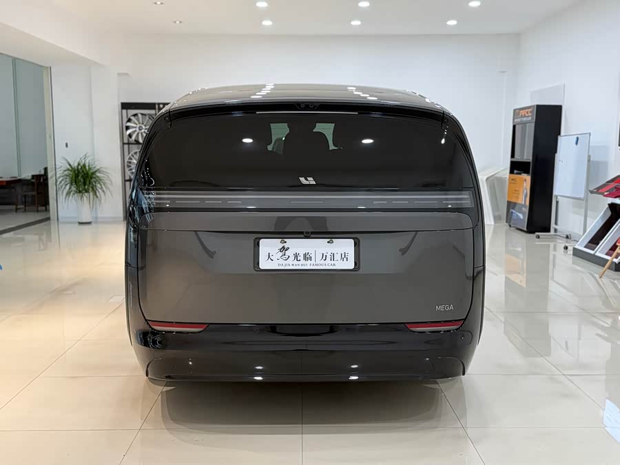 理想汽车 理想MEGA 2024 汽车图片 #9