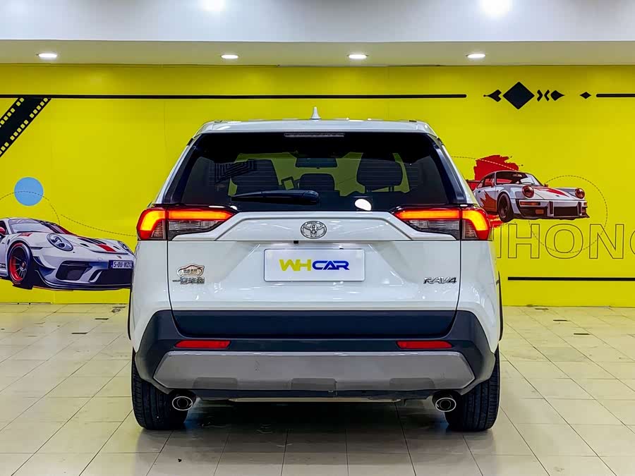 Toyota RAV4 2021 car image #9