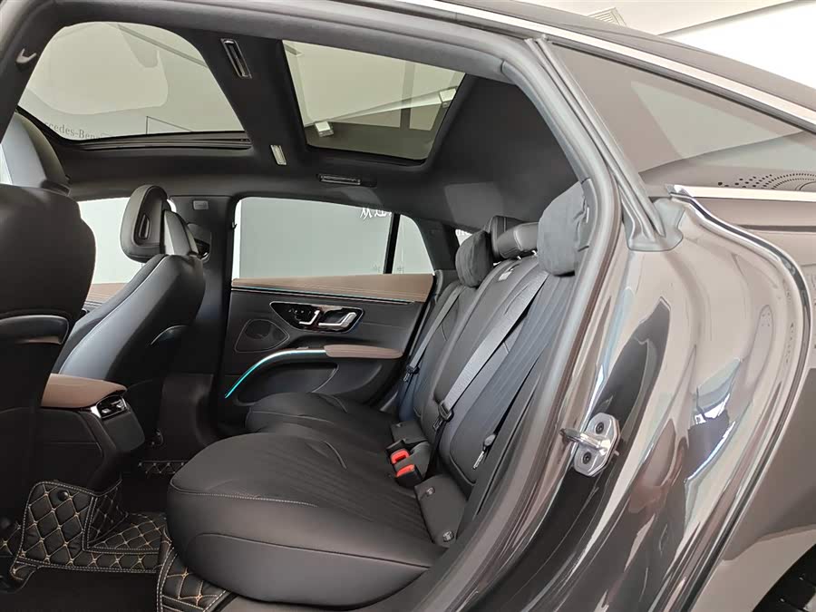 Mercedes-Benz EQS Class 2025 car image #9