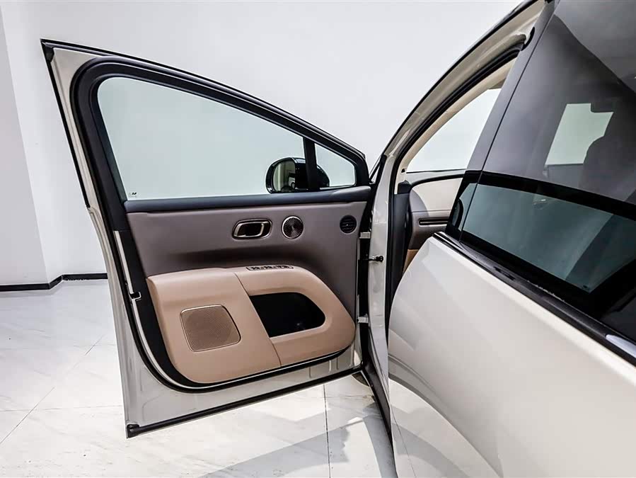 Li i8 2025 изображение автомобиля #9