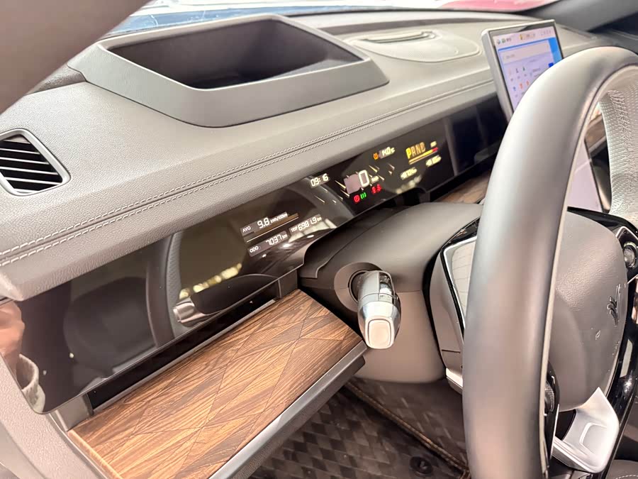 哪吒汽车 哪吒S 2025 #9 哪吒汽车 哪吒S 2025 汽车图片 #9