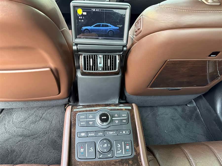 Hyundai Equus 2012 immagine di auto #9