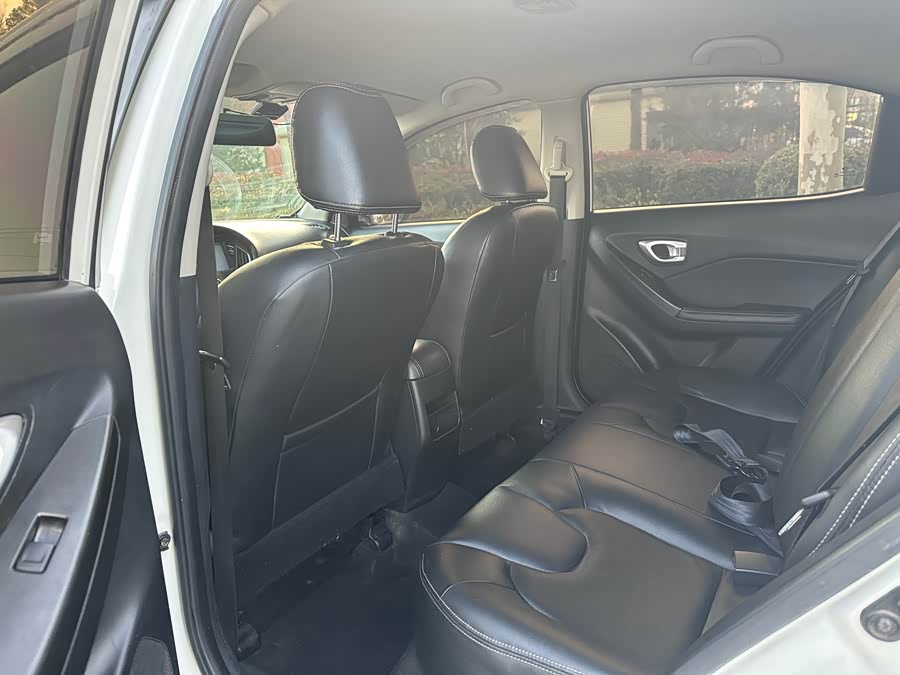 GAC Trumpchi GA3 2013 #9 GAC Trumpchi GA3 2013 car image #9