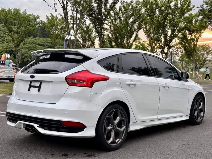 Ford Focus (Imported) 2017 صورة سيارة #9