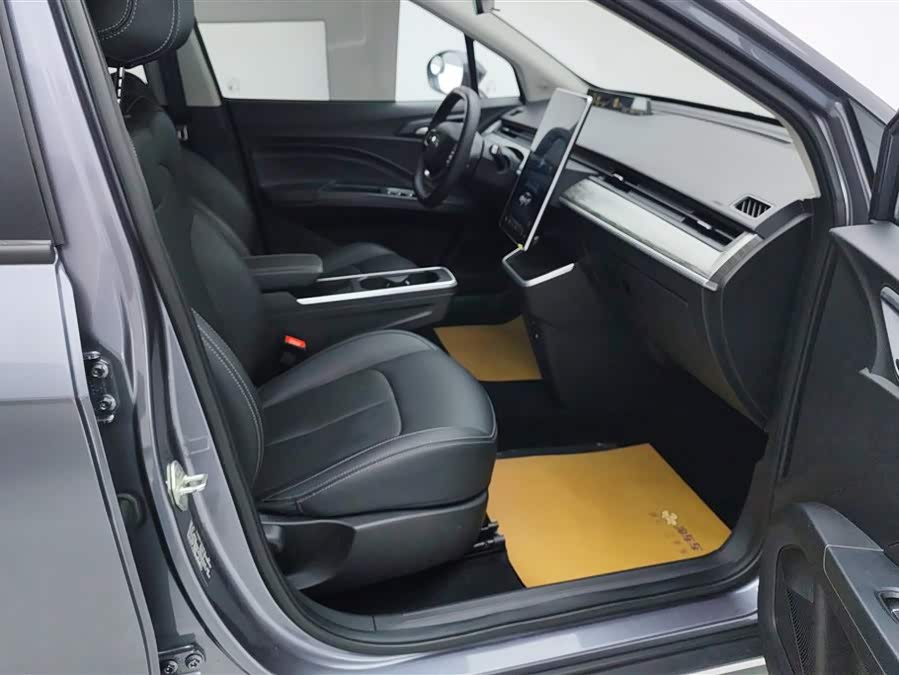 哪吒汽车 哪吒AYA 2024 汽车图片 #9