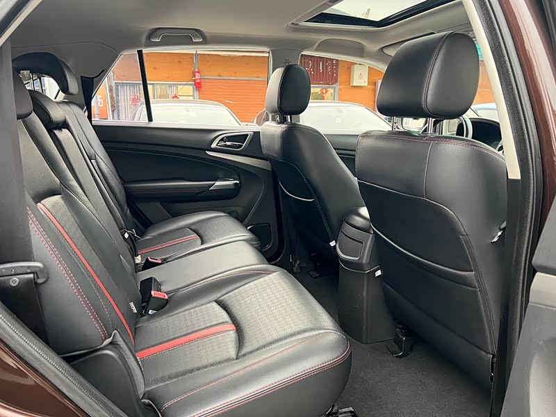 BYD S7 2015 car image #9