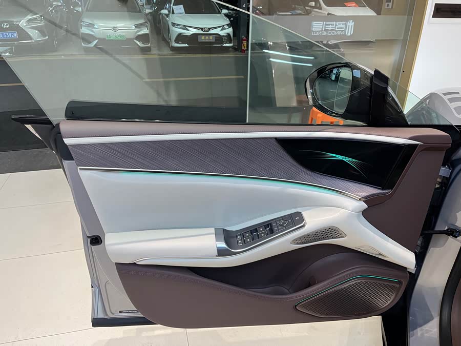 Denza Z9GT 2024 #9 Denza Z9GT 2024 car image #9