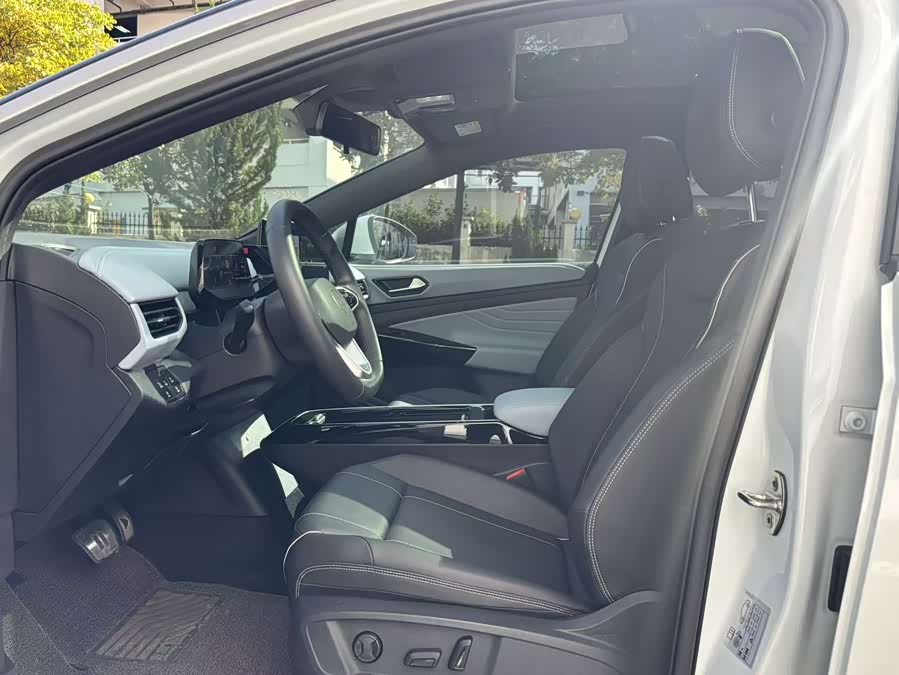 Volkswagen ID.4 X 2023 car image #9