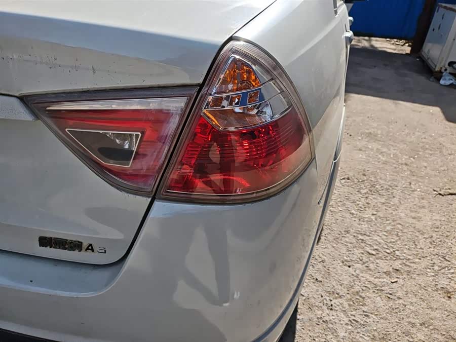 Suzuki Liana A6 2015 immagine di auto #9