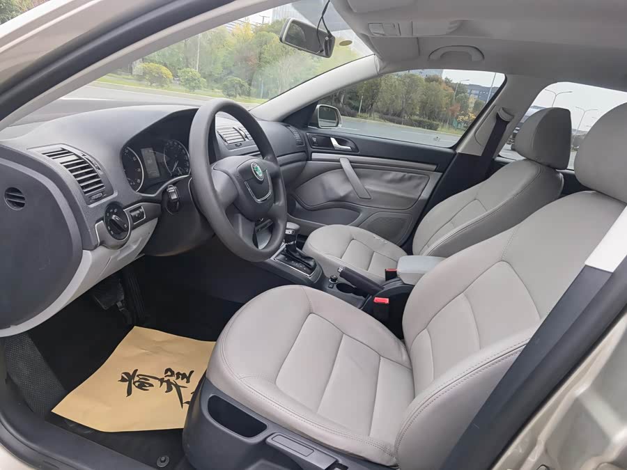 斯柯达 明锐 2012 汽车图片 #9