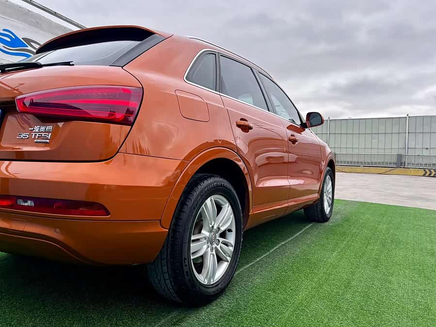 Audi Q3 2014 car image #9
