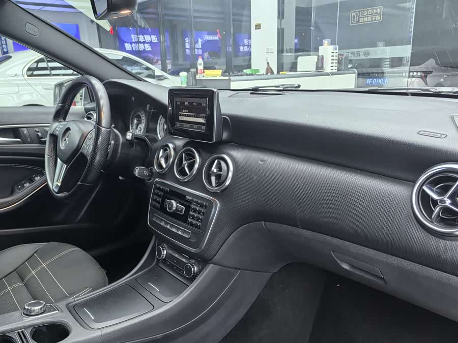 Mercedes-Benz A Class (Imported) 2014 car image #9