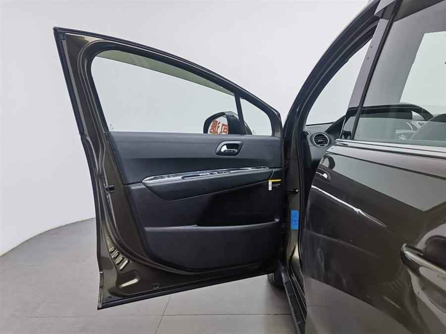 Peugeot 3008 2012 صورة سيارة #9