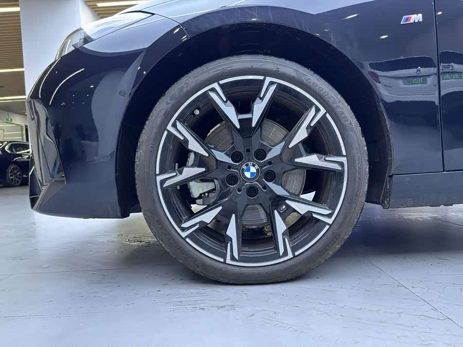 BMW 2 Series car image #9