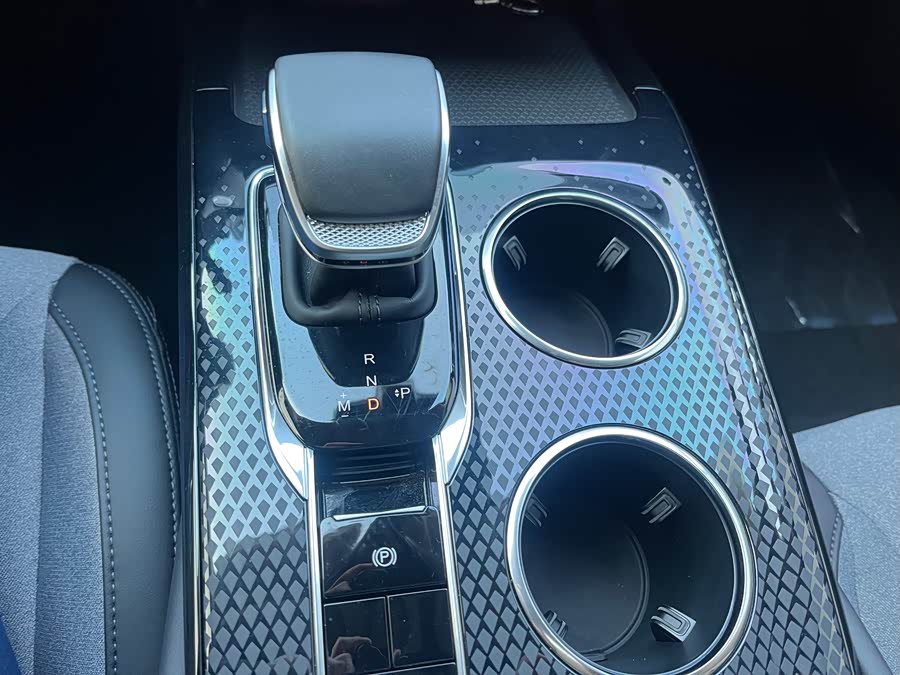 HongQi HS3 2024 car image #9