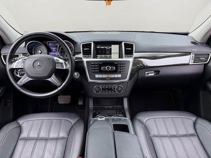 Mercedes-Benz GL Class 2016 car image #9