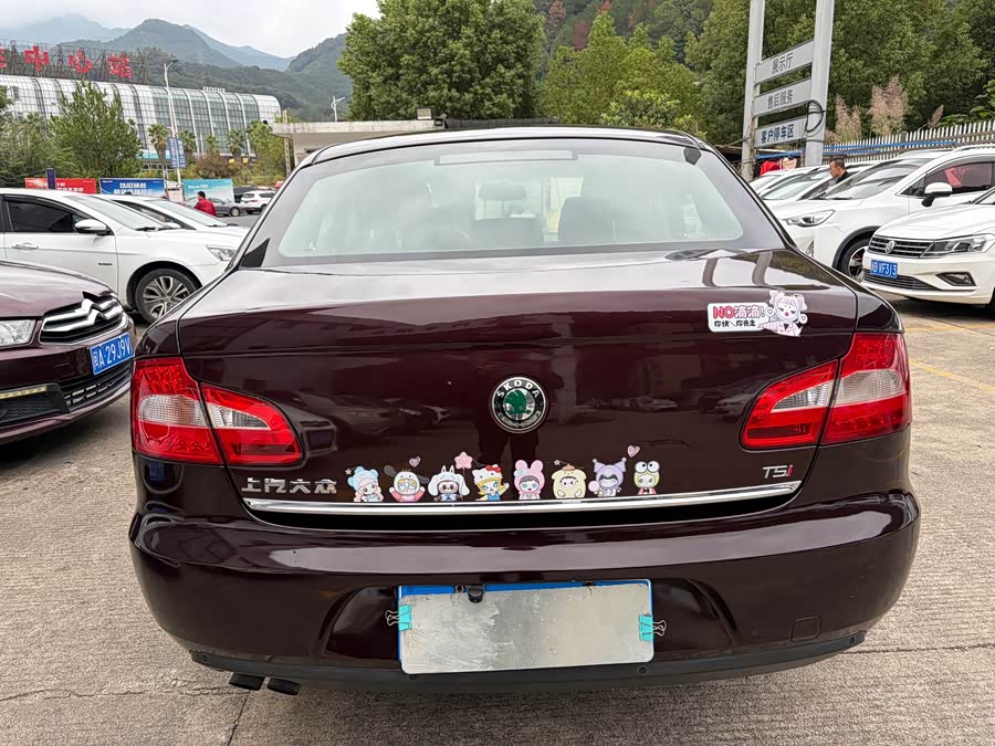 Skoda Superb 2013 car image #9