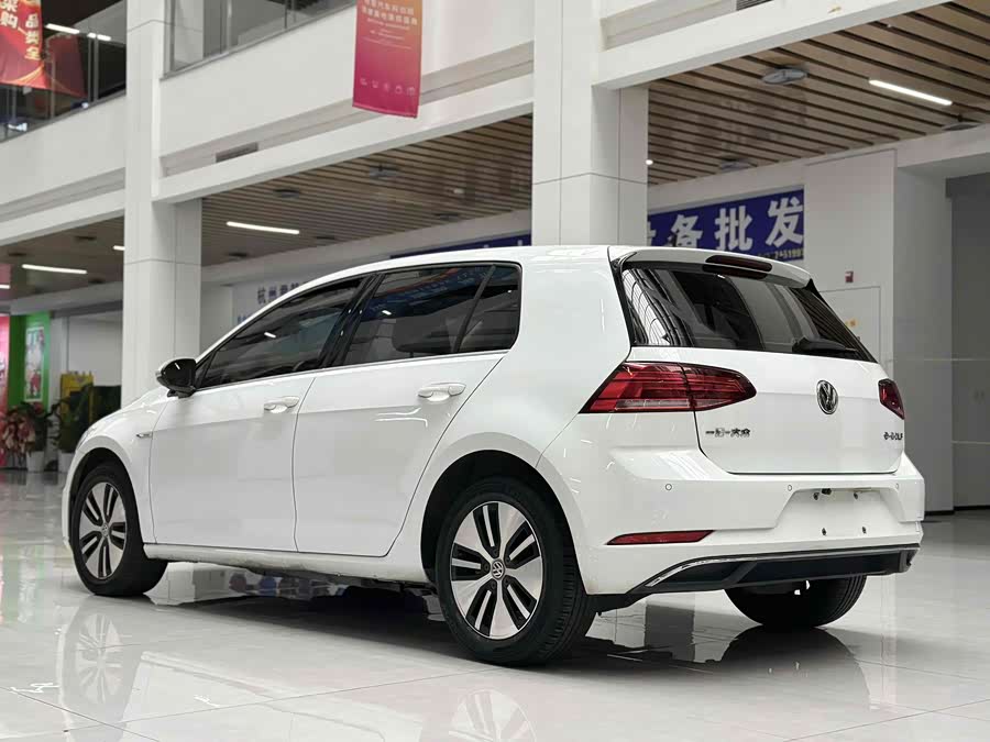 Volkswagen Golf Pure Electric 2021 imagen de coche #9