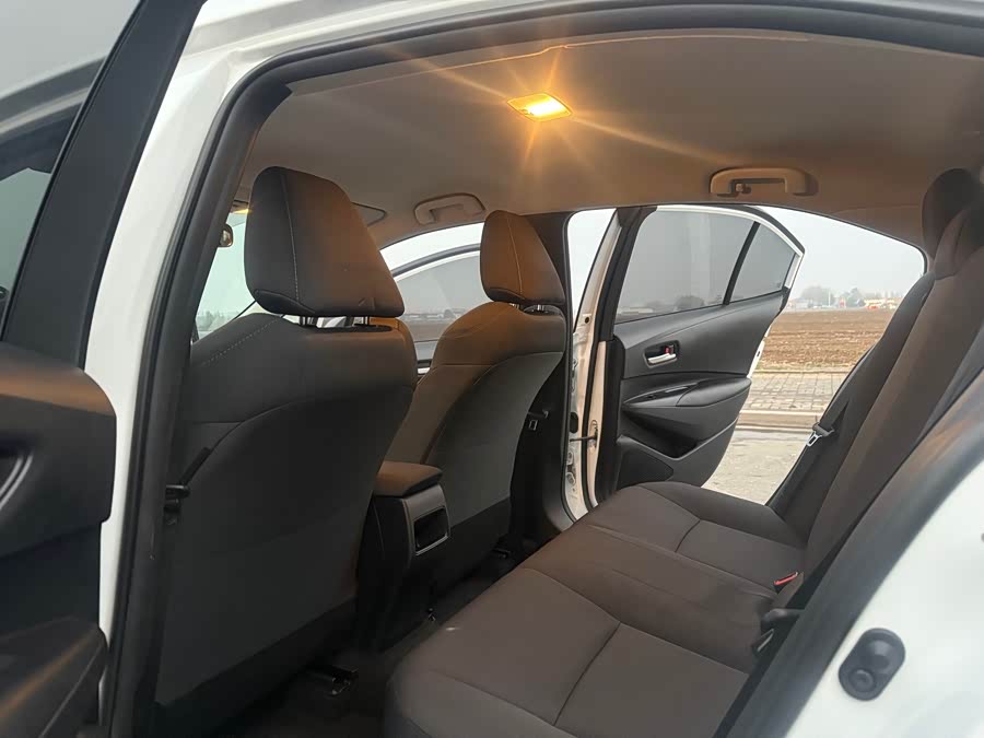 Toyota Corolla Hybird E+ 2022 immagine di auto #9