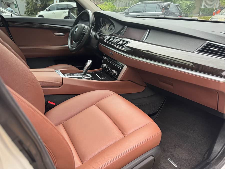 BMW 5 Series GT 2016 #9 BMW 5 Series GT 2016 immagine di auto #9