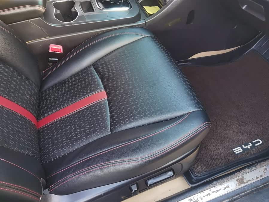 BYD S7 2015 car image #9