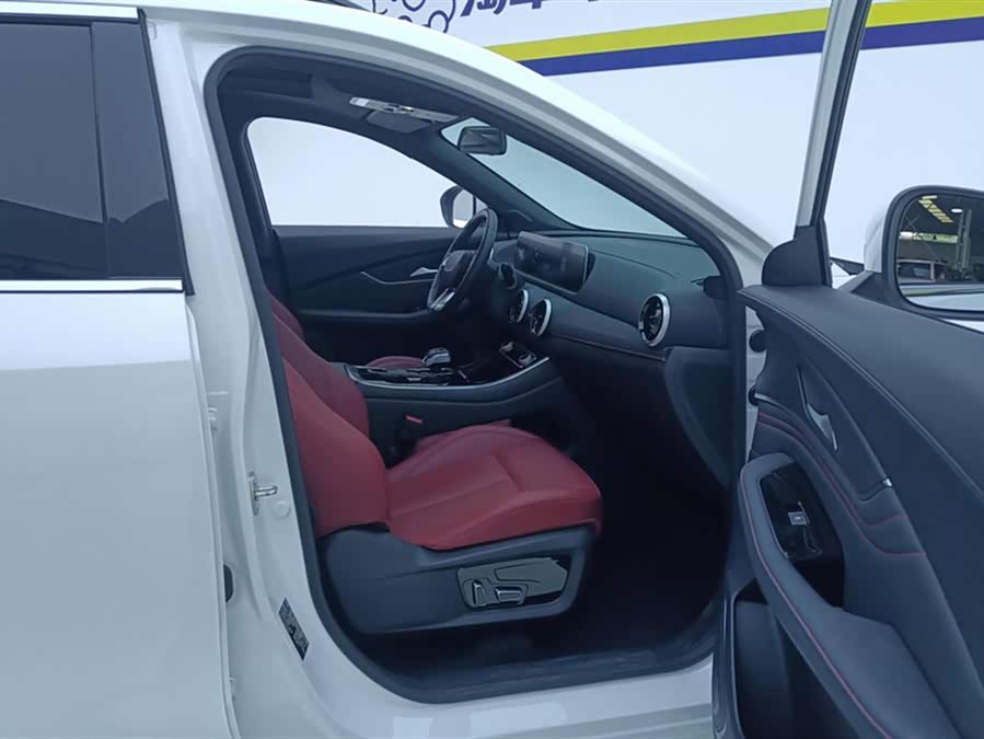Forthing T5 EVO 2021 #9 Forthing T5 EVO 2021 car image #9