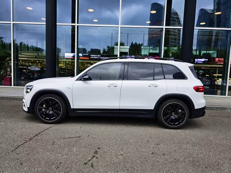 Mercedes-Benz GLB AMG 2024 изображение автомобиля #9