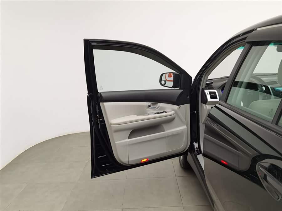 BYD S6 2014 #9 BYD S6 2014 car image #9