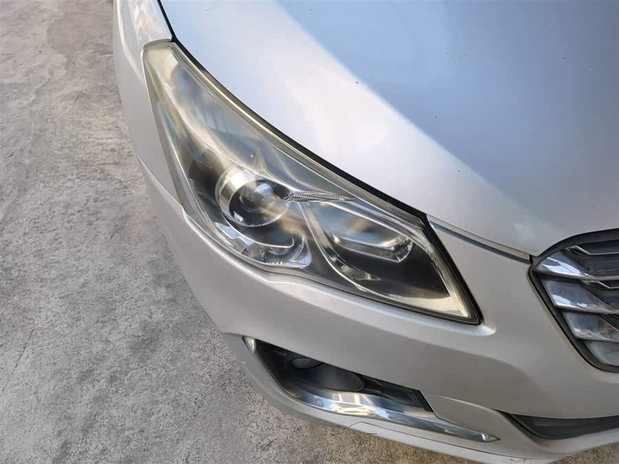 Suzuki Ciaz 2015 изображение автомобиля #9