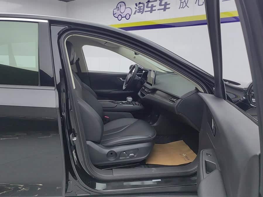 HongQi E-QM5 2023 car image #9