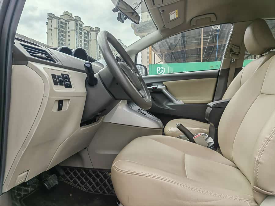 Toyota Reiz 2011 immagine di auto #9