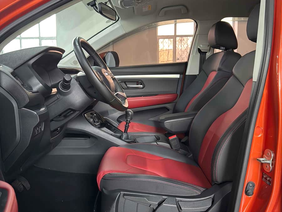 Haval H2s 2016 car image #9