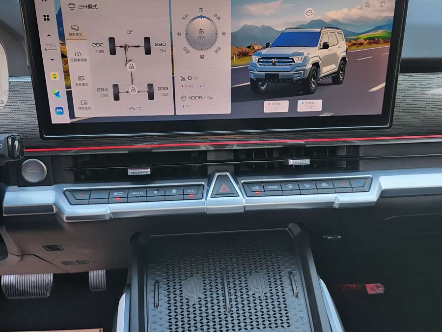 Tank 400 New Energy 2025 #9 Tank 400 New Energy 2025 car image #9