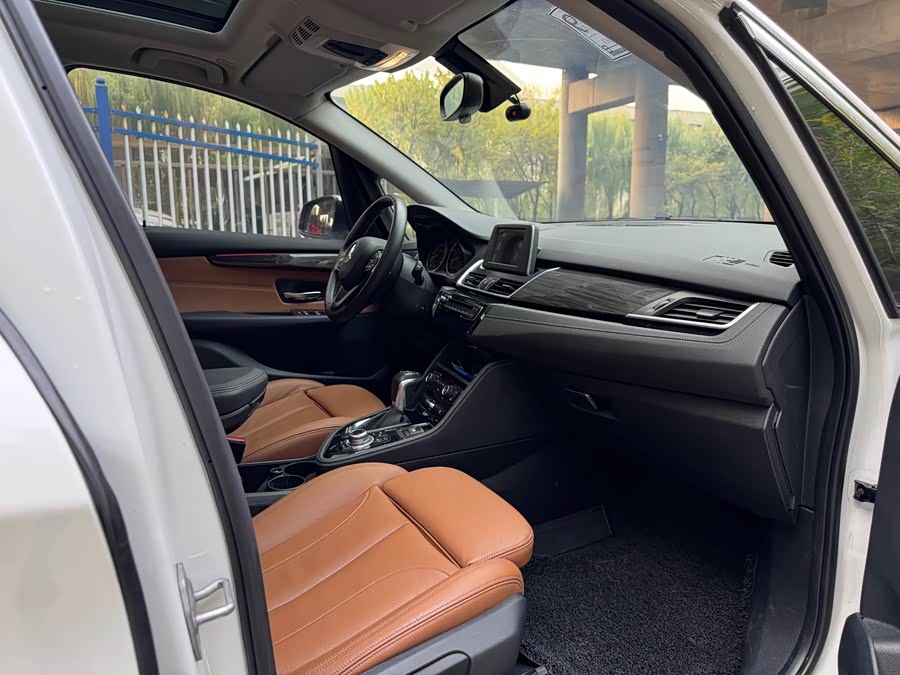 BMW 2 Series Tourer (Imported) 2015 #9 BMW 2 Series Tourer (Imported) 2015 car image #9